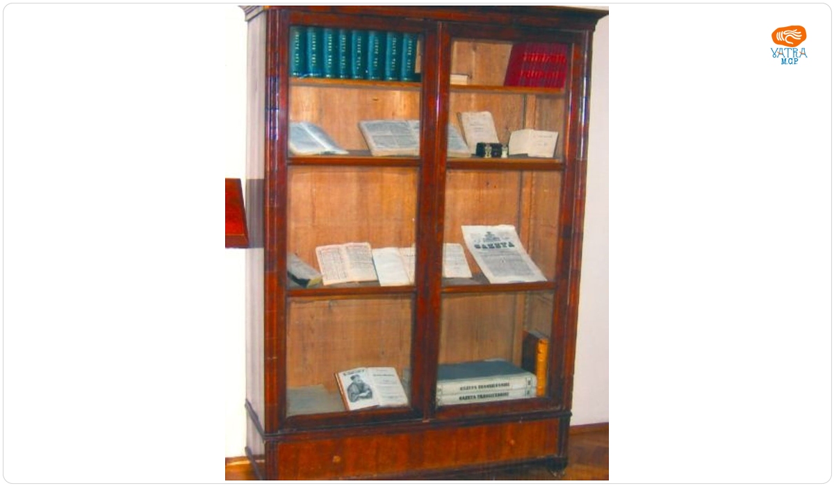 Dulap-bibliotecă