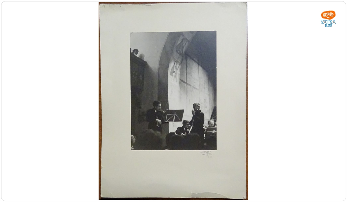 studioul fotografic Photo Cine F. Fah GSTAAD — Yehudi Menuhin și Ernst Wallfisch în concert la Biserica Saanen din Gstaad, Elveția, 1959