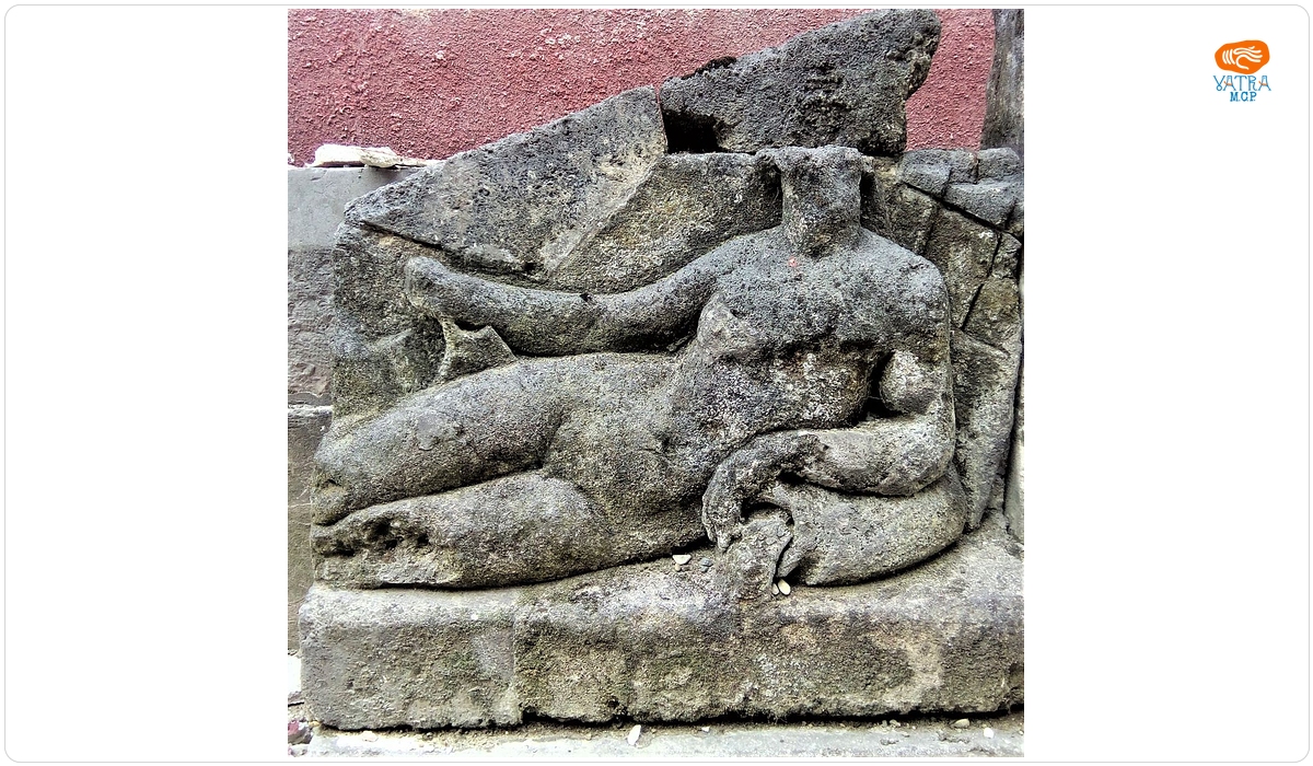 Fragment din frontonul Universității București