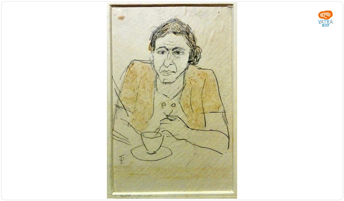 Femeie la cafenea