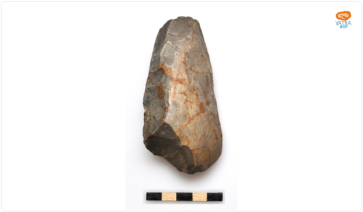 Topor din silex