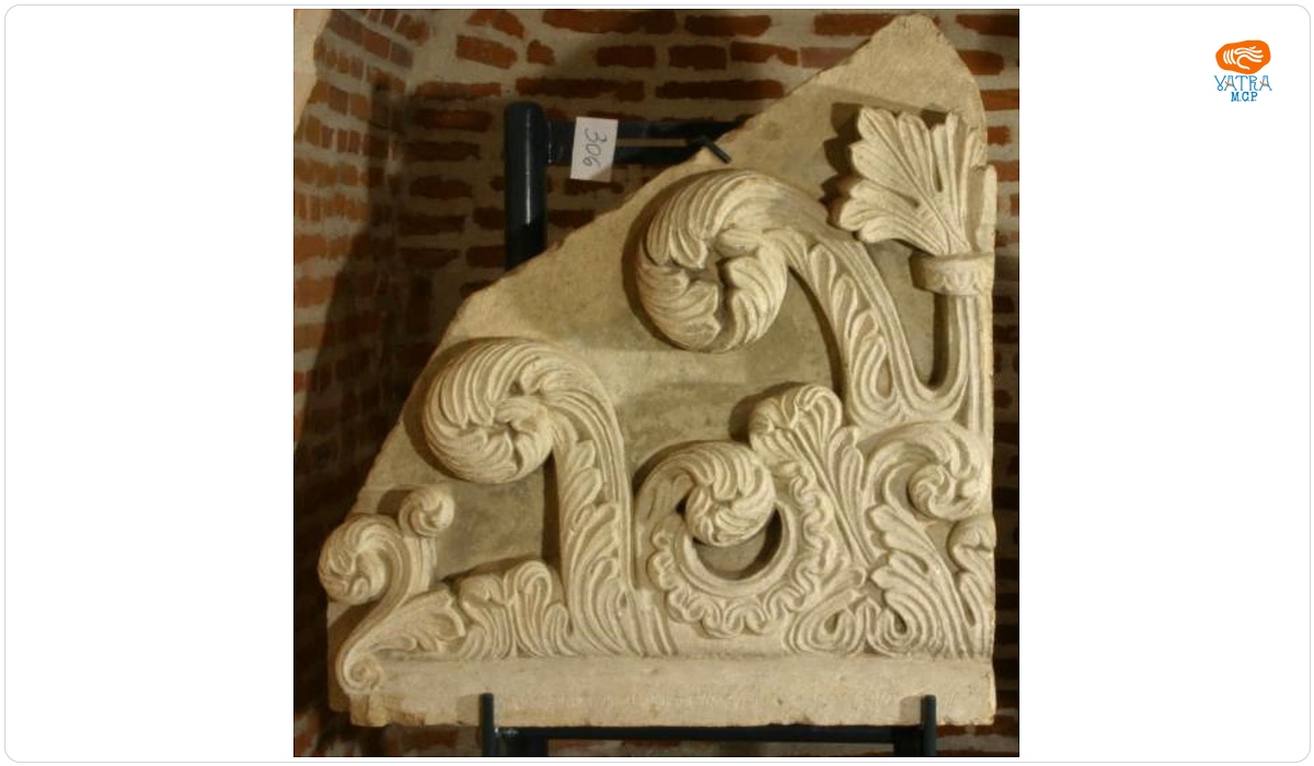 Fragment de coronament