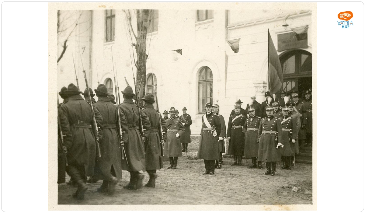Principele regent Nicolae asistă la defilarea Regimentului 3 Grăniceri, Cernăuți