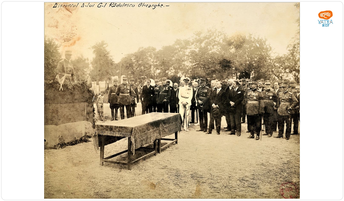 Inaugurarea Monumentului Geniului, Principele regent Nicolae asistă la discursul generalului Gheorghe Rădulescu