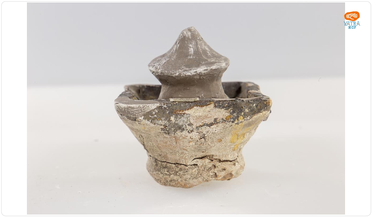Buton ceramic ornamental