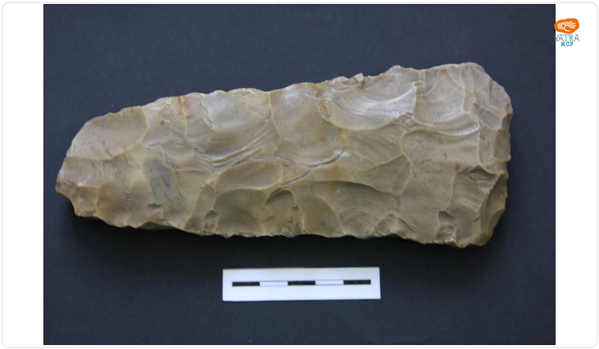 Topor din silex