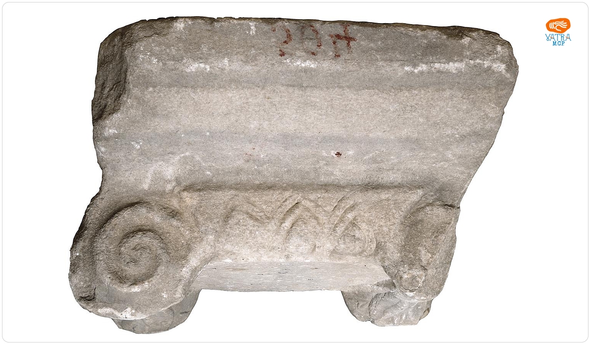 Capitel ionic cu impostă