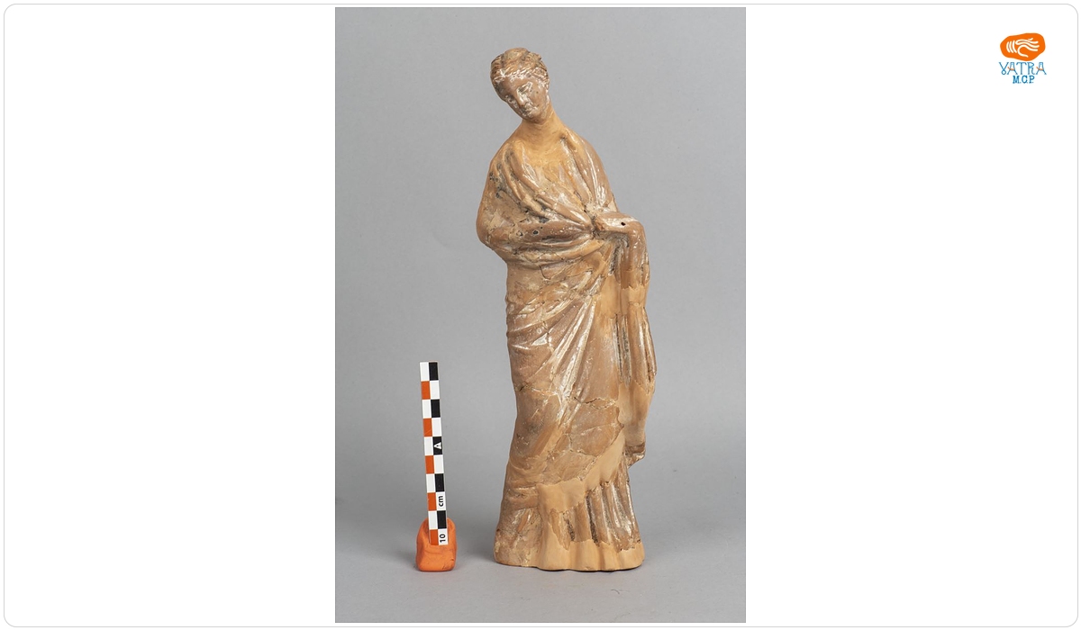 Statuetă feminină tip Tanagra