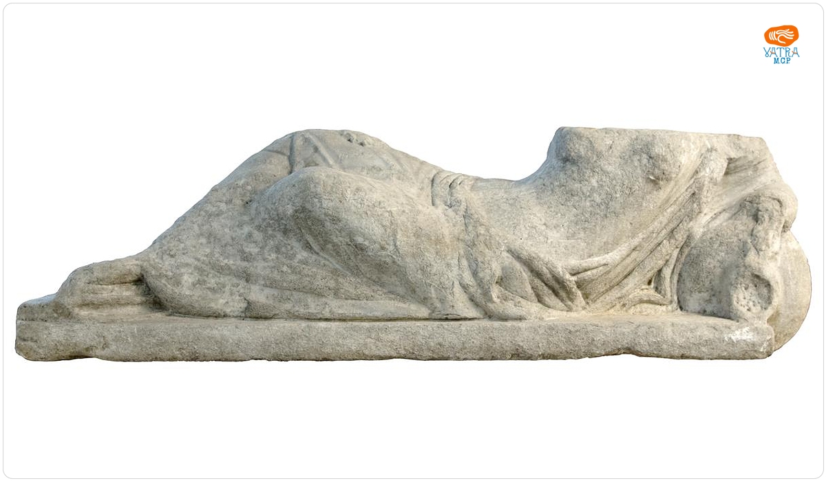 Sculptură funerară reprezentând o femeie culcată