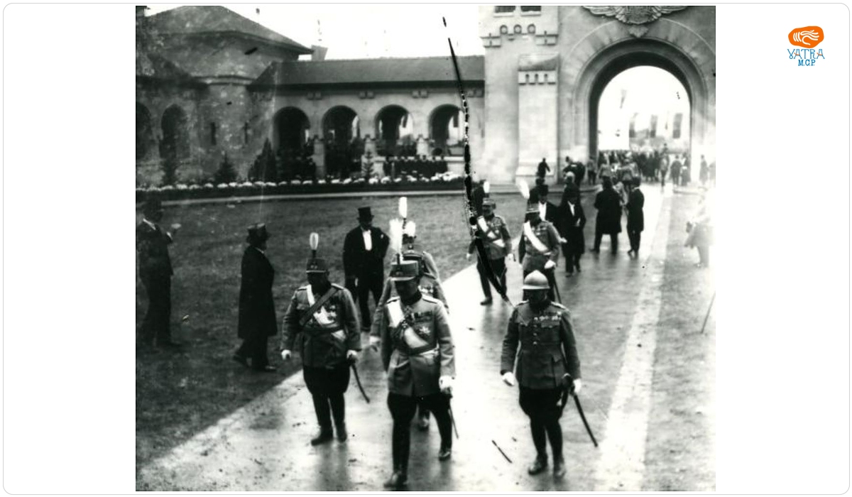 Curtea interioară a Catedralei Întregirii Neamului