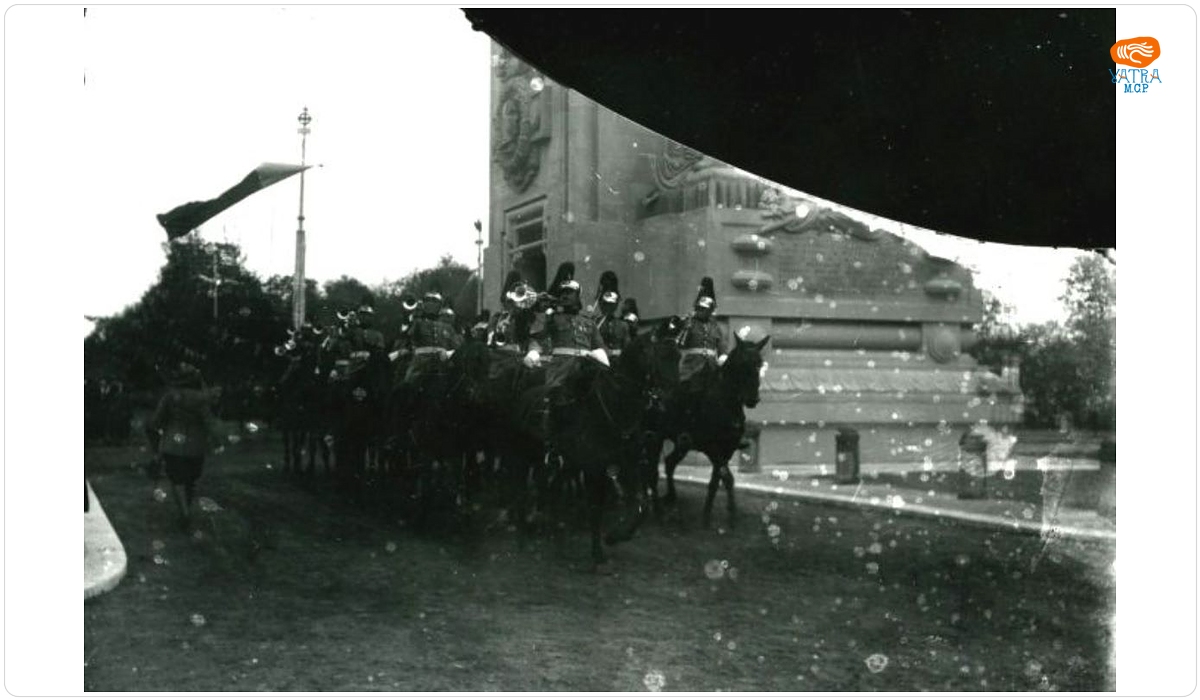 Defilarea reprezentanților unităților militare