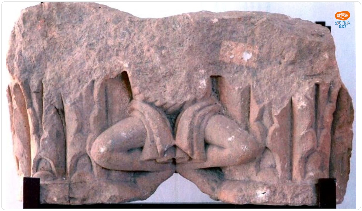 Capitel de coloane îngemănate