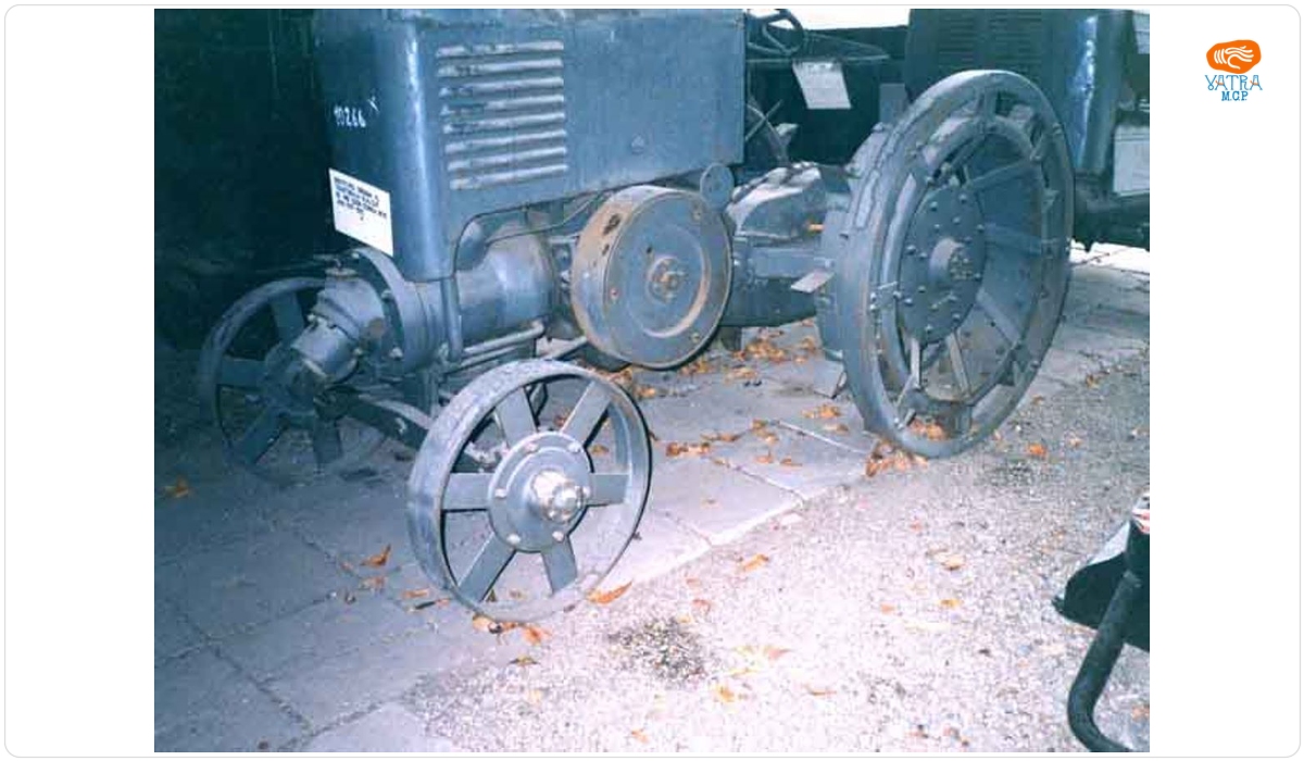 Egon Cernea — Tractor