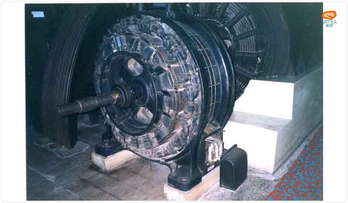 Alternator trifazic