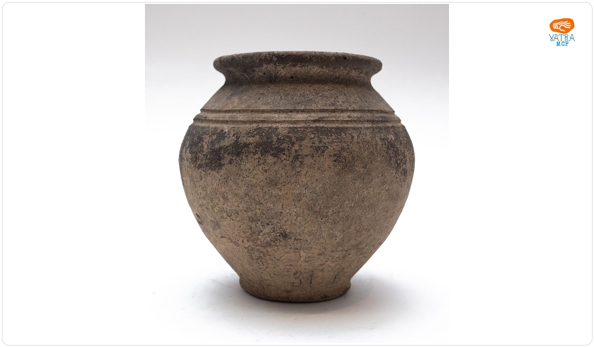 Vas ceramic cu corp bitronconic rotunjit