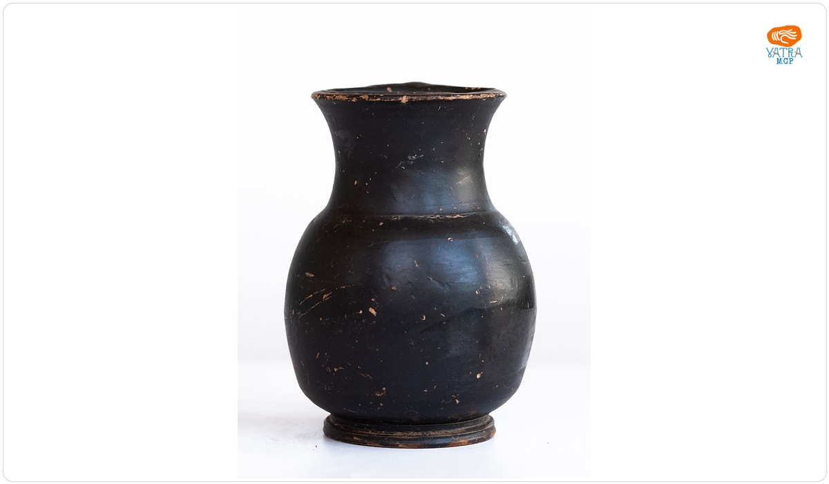 Ceramică cu firnis negru (black glossed pottery)