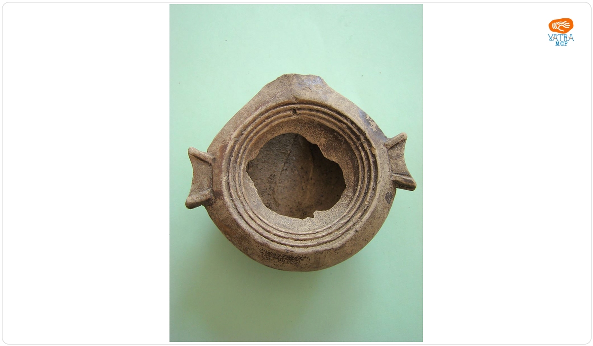 Opaiț cu volute
