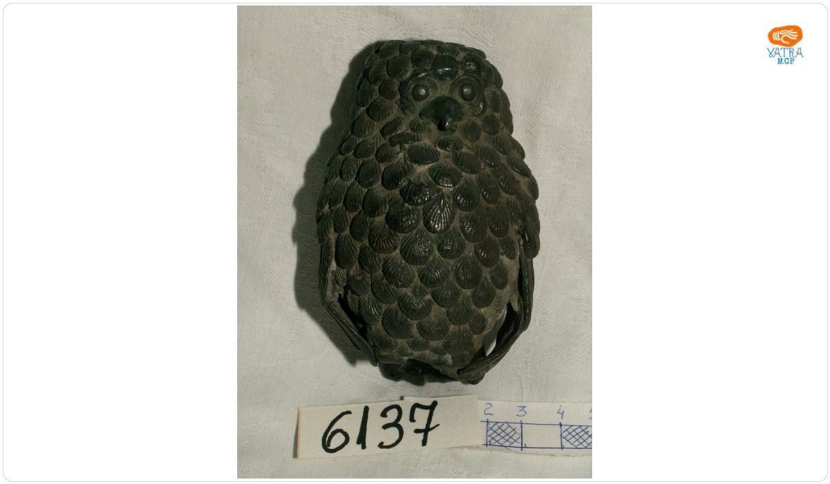Statuetă de bronz cu reprezentare de cucuvea