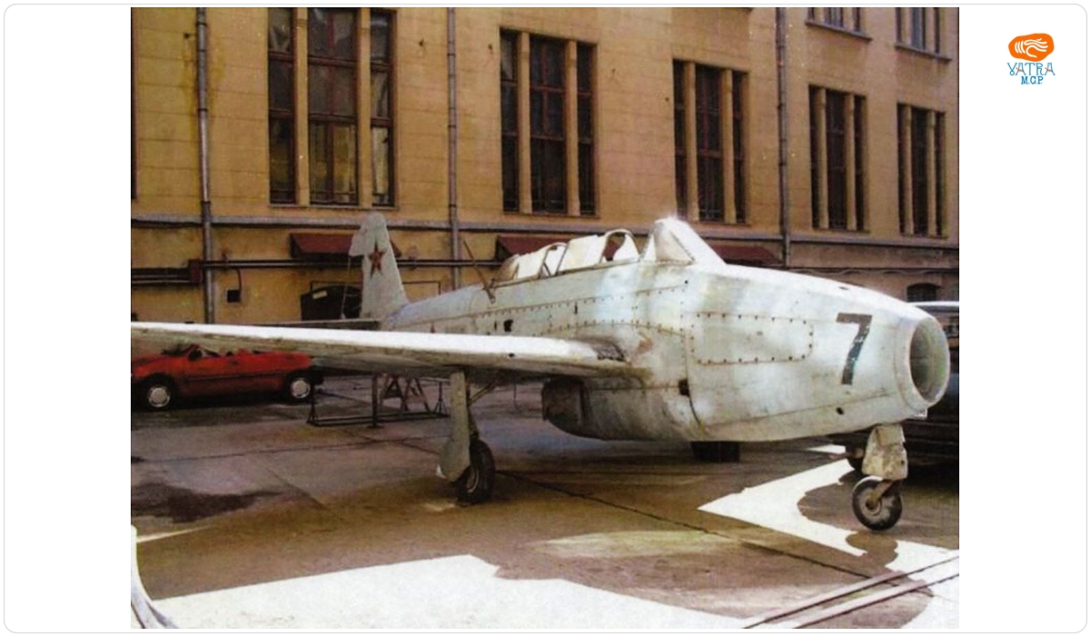 OKB Yakovlev si Tbilisi Aircraft Manufacturing TAM — Avion cu reacție tip IAK 17 UTI - fuselajul