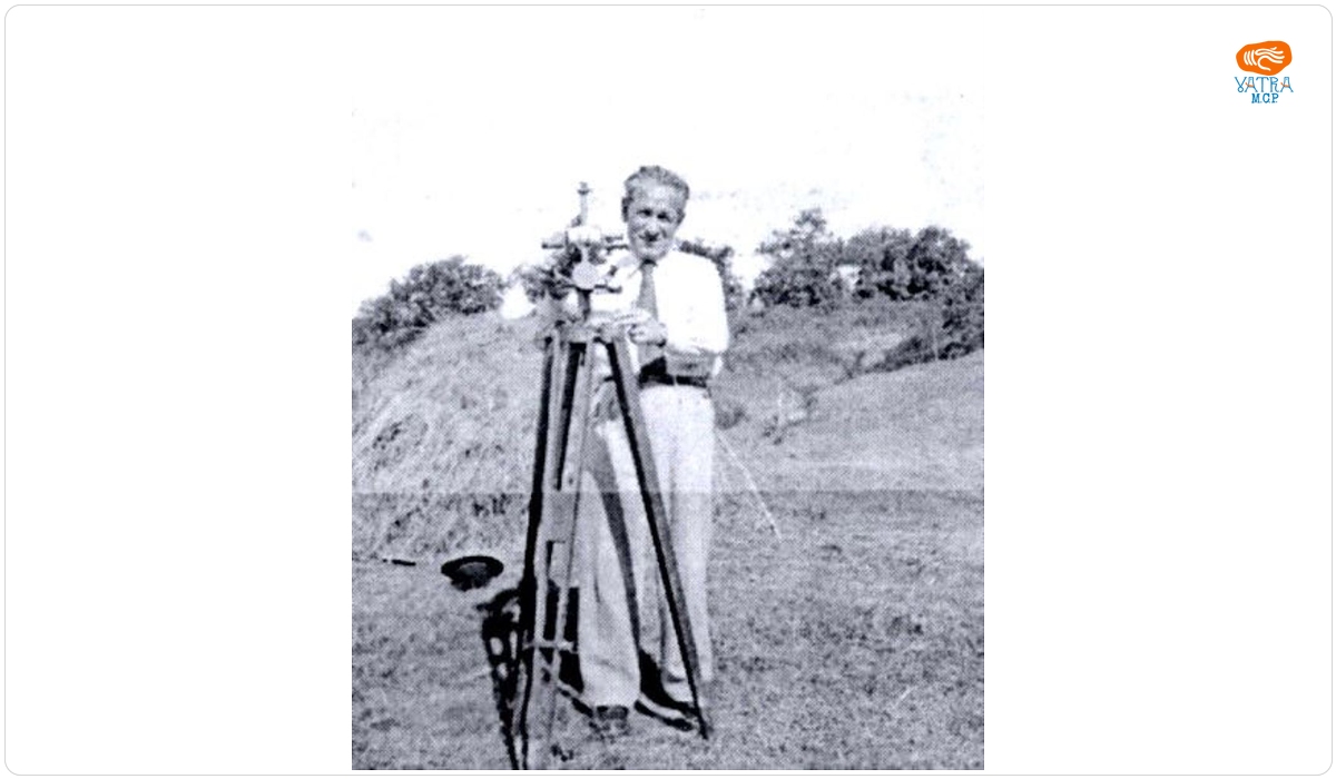 Prof. Ștefan Procopiu, aflat pe teren, la măsurători geodezice