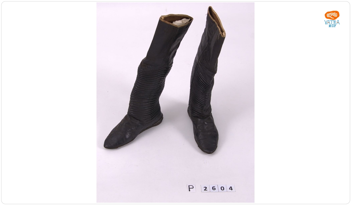 Cizme înalte cu tureac (armonică); (germ. Kreiselschuhe)