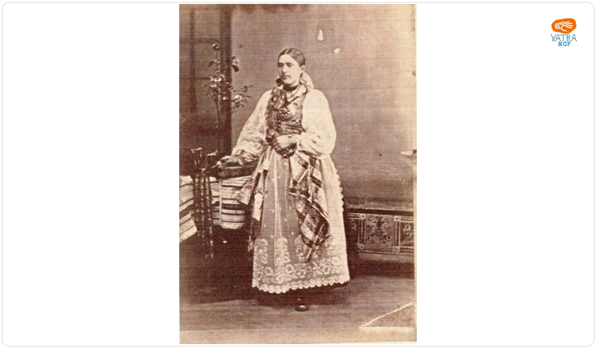 Săsoaică în costum de sărbătoare din Alțăna