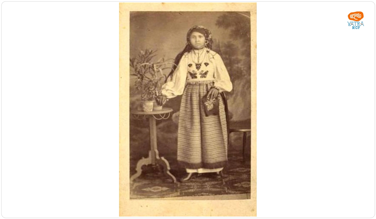 Friedrich Kröpfel — Femeie (măieriță) în port popular românesc de sărbătoare