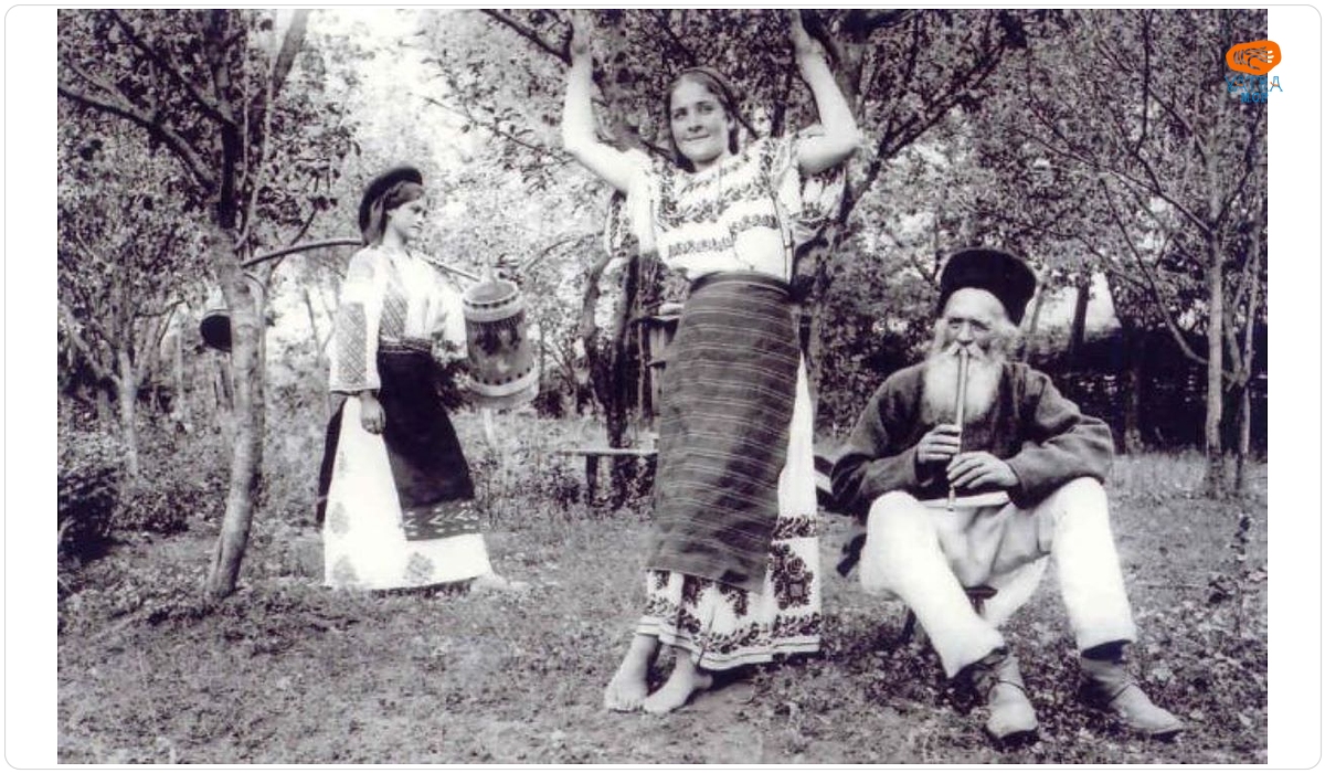 Alexandru Bellu — Tineri în costume populare