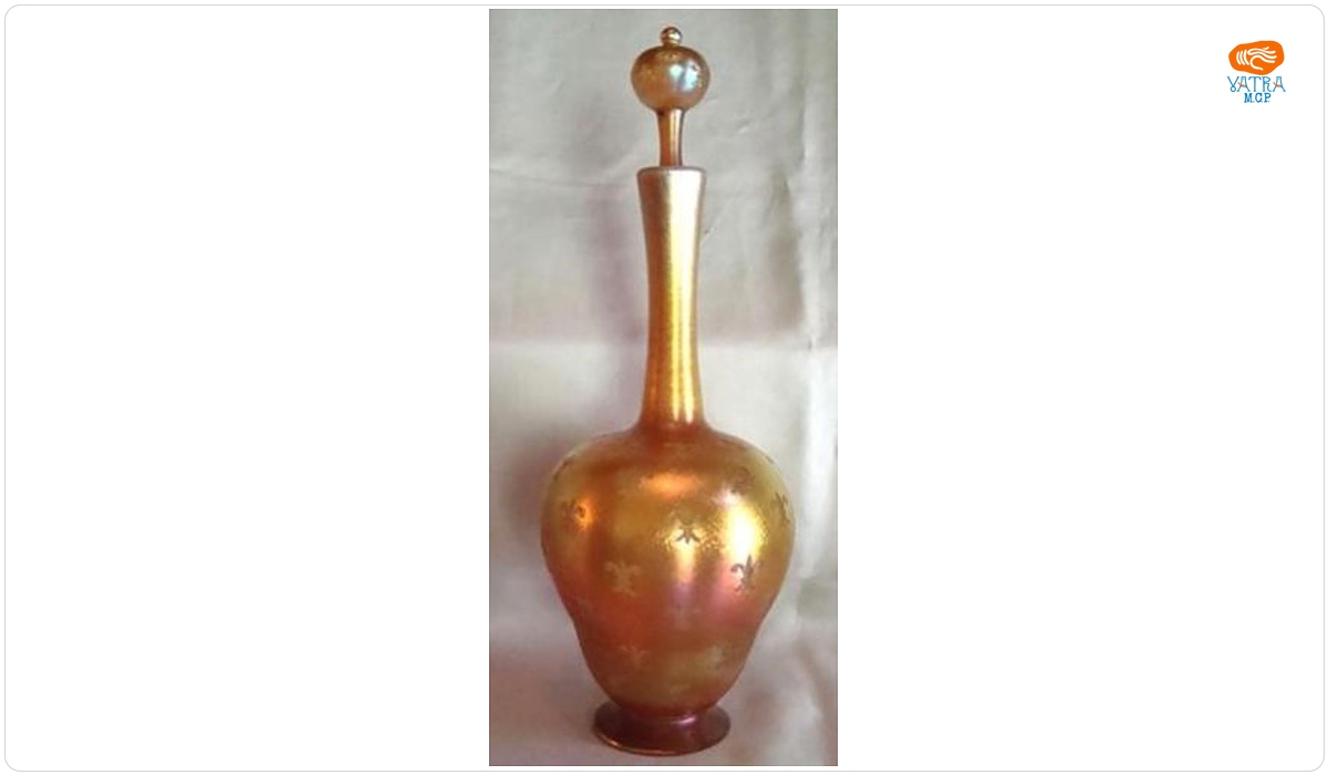 Carafă cu bază circulară