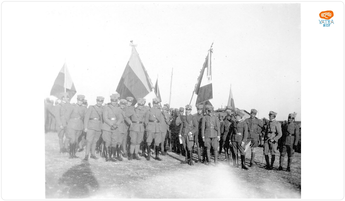 Ofițeri ai Legiunii Române din Italia, Batalionul 27, cu ocazia sfințirii drapelelor