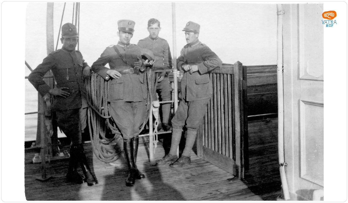Militari ai Batalionului 28 la întoarcerea în patrie (apare Petru Borteș și Aron Cotruș)