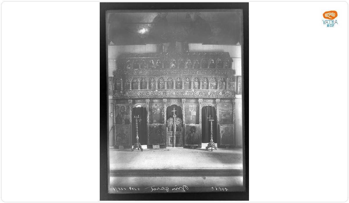 Iconostas dintr-o biserică ortodoxă