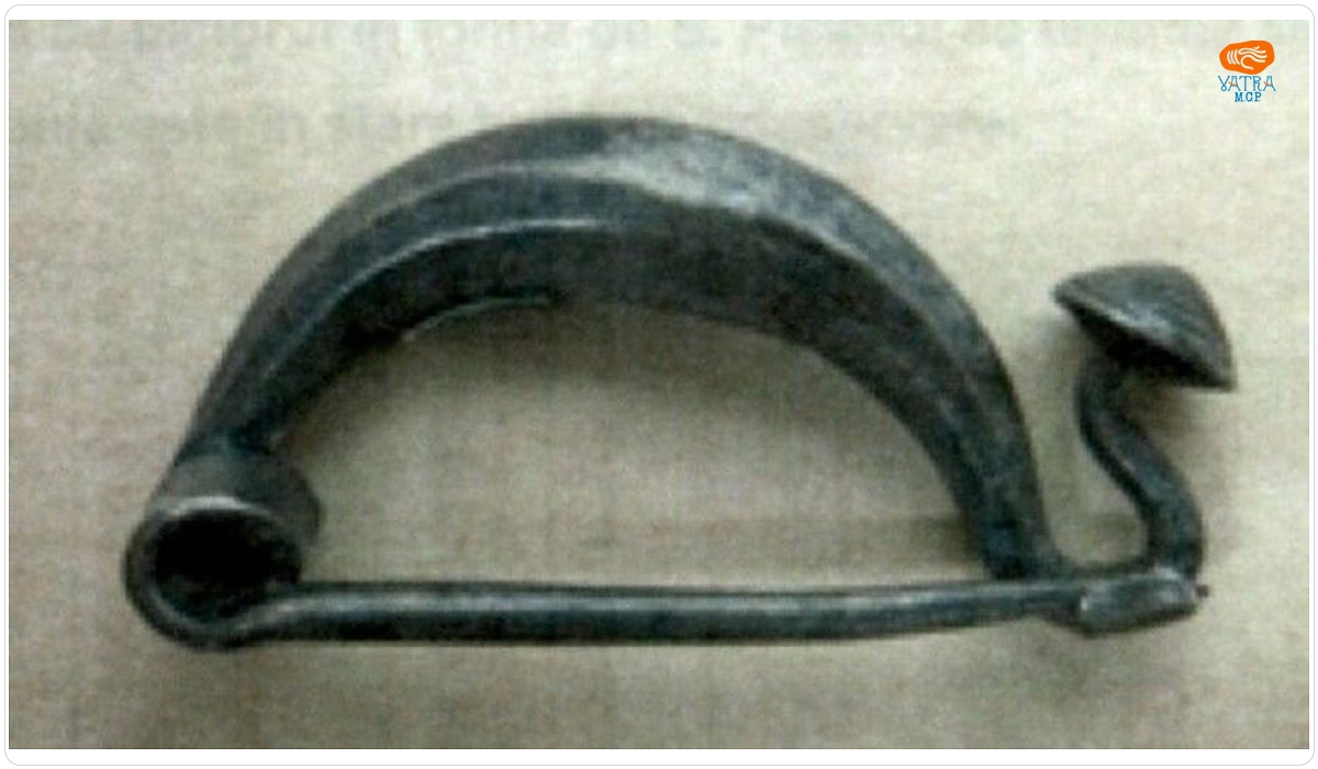 Fibulă de tip tracic