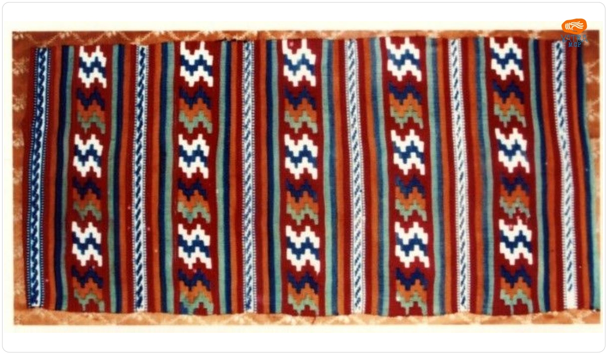 Carpetă țesută în „scoarță”