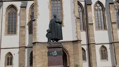 Monumentul lui Georg Daniel Teutsch din Sibiu, Piața Huet