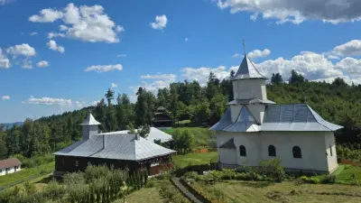 Schitul Sfântul Ilie, Bacău - Schitul dintre pământ și cer