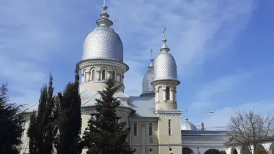 Mănăstirea Buna Vestire – Oradea, cu hramurile Sfinții Apostoli Petru și Pavel și Sfântul Nicolae