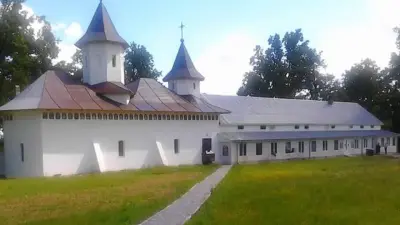 Schitul Cărbuna, Neamț - ridicat în memoria eroilor neamului