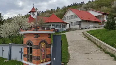 Mănăstirea Muntele Pietricica, Neamț - liniște, rugăciune și priveliște