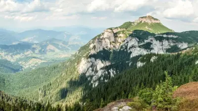Schitul Sfântul Ilie, Tăciune (Neamț) - liniște și rugăciune deasupra Mănăstirii Secu