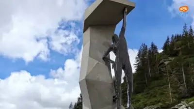 Monumentul „Cățărătorul” de pe Transfăgărășan, Arefu, Argeș